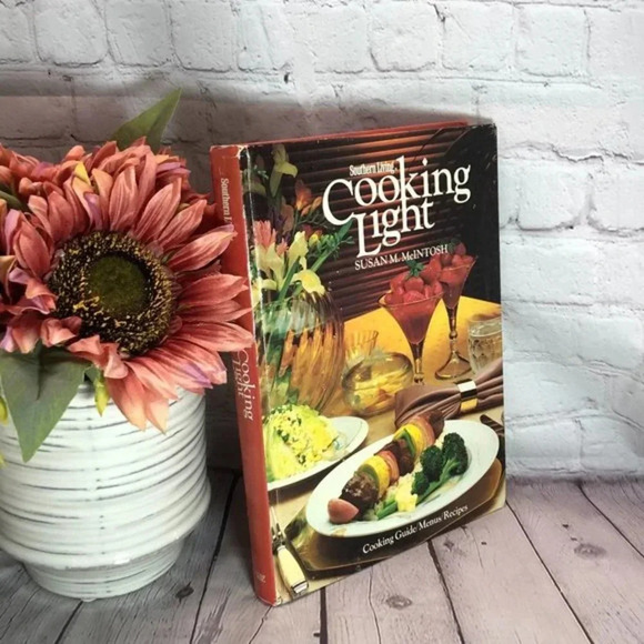Vintage 1983 Southern Living COOKING LIGHT cookbook - Picture 1 of 10